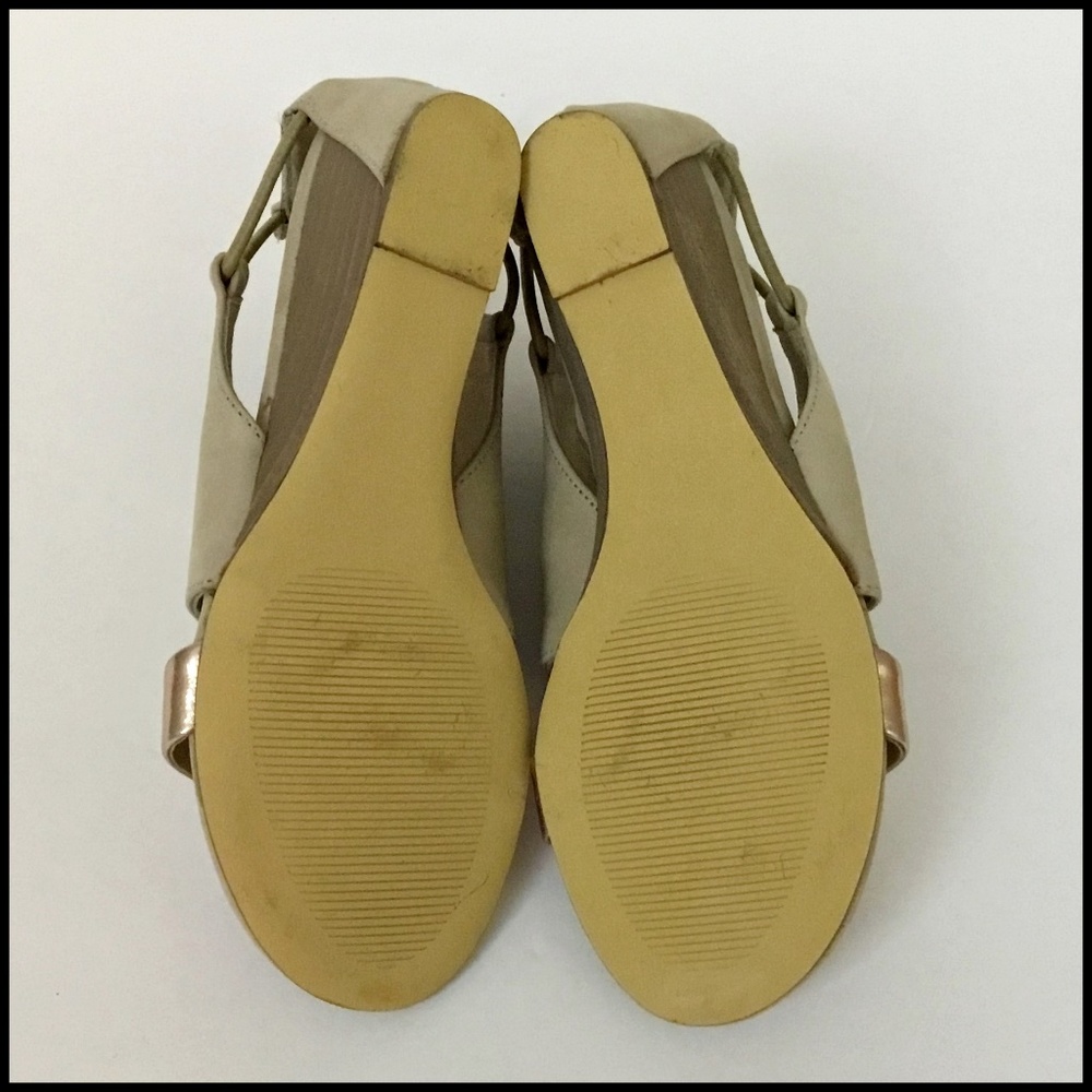 Matisse 'Port' Tan Suede Sandals - Picture 9 of 10